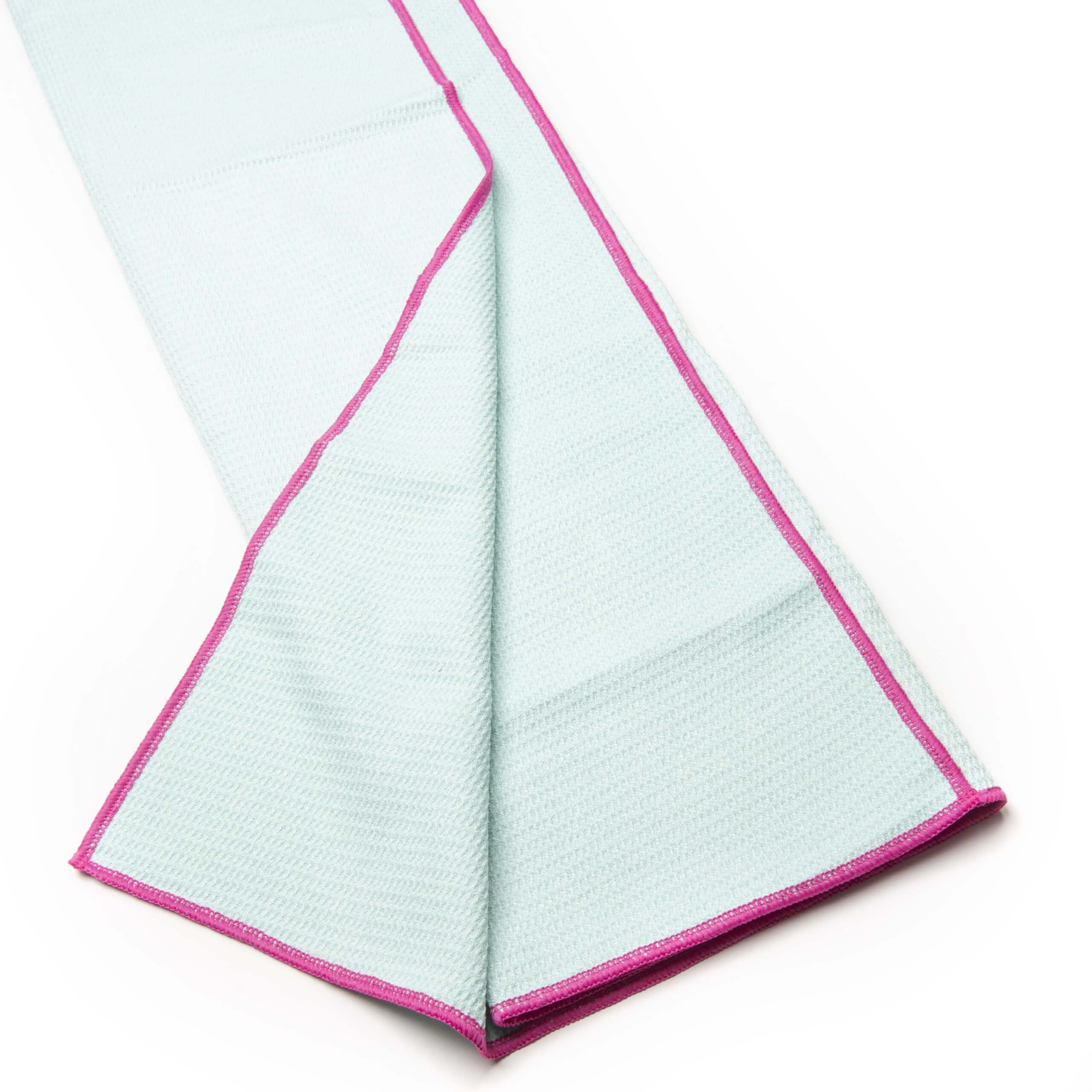 Yoga handdoek harmonic green gevouwen