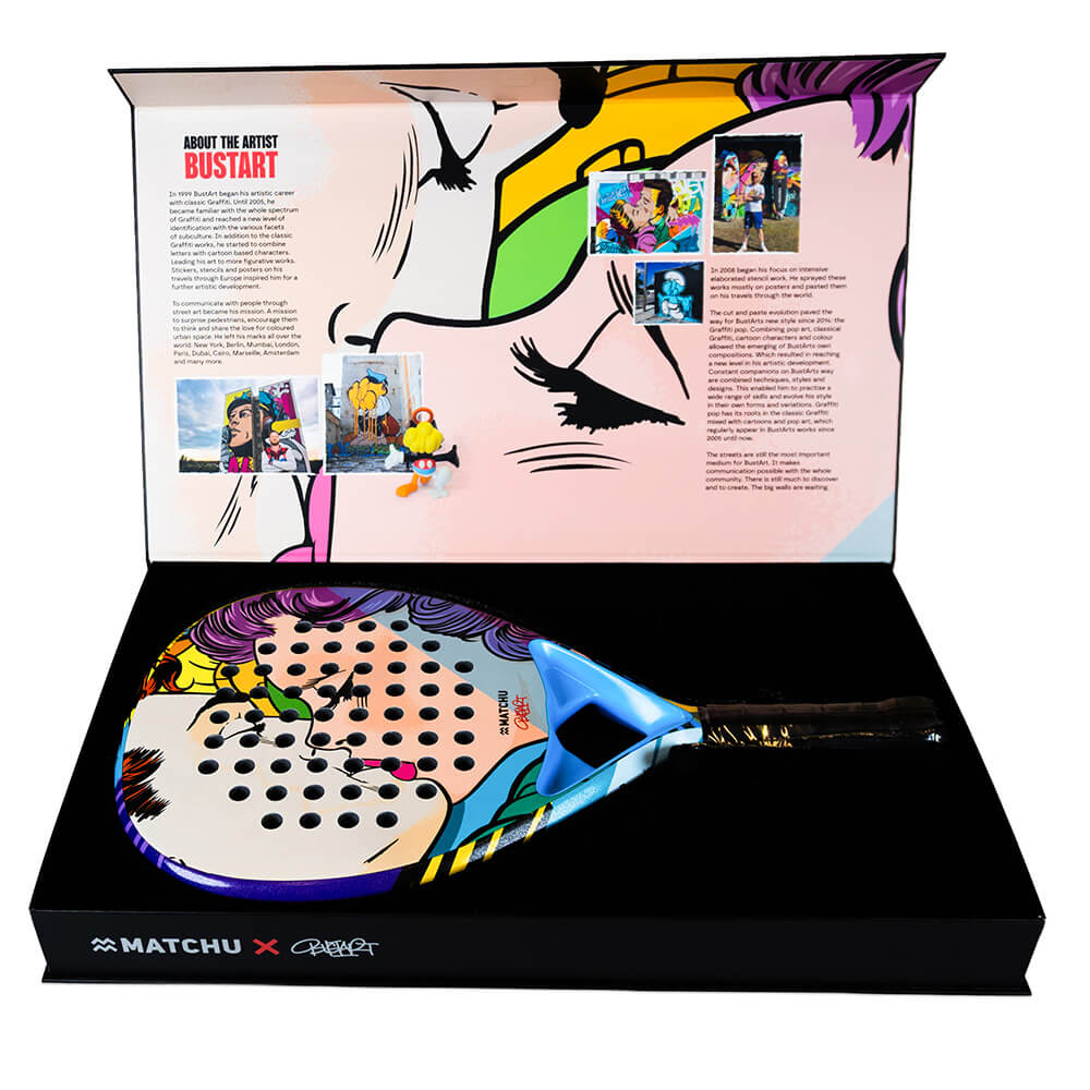 Raquete de padel numa caixa exclusiva